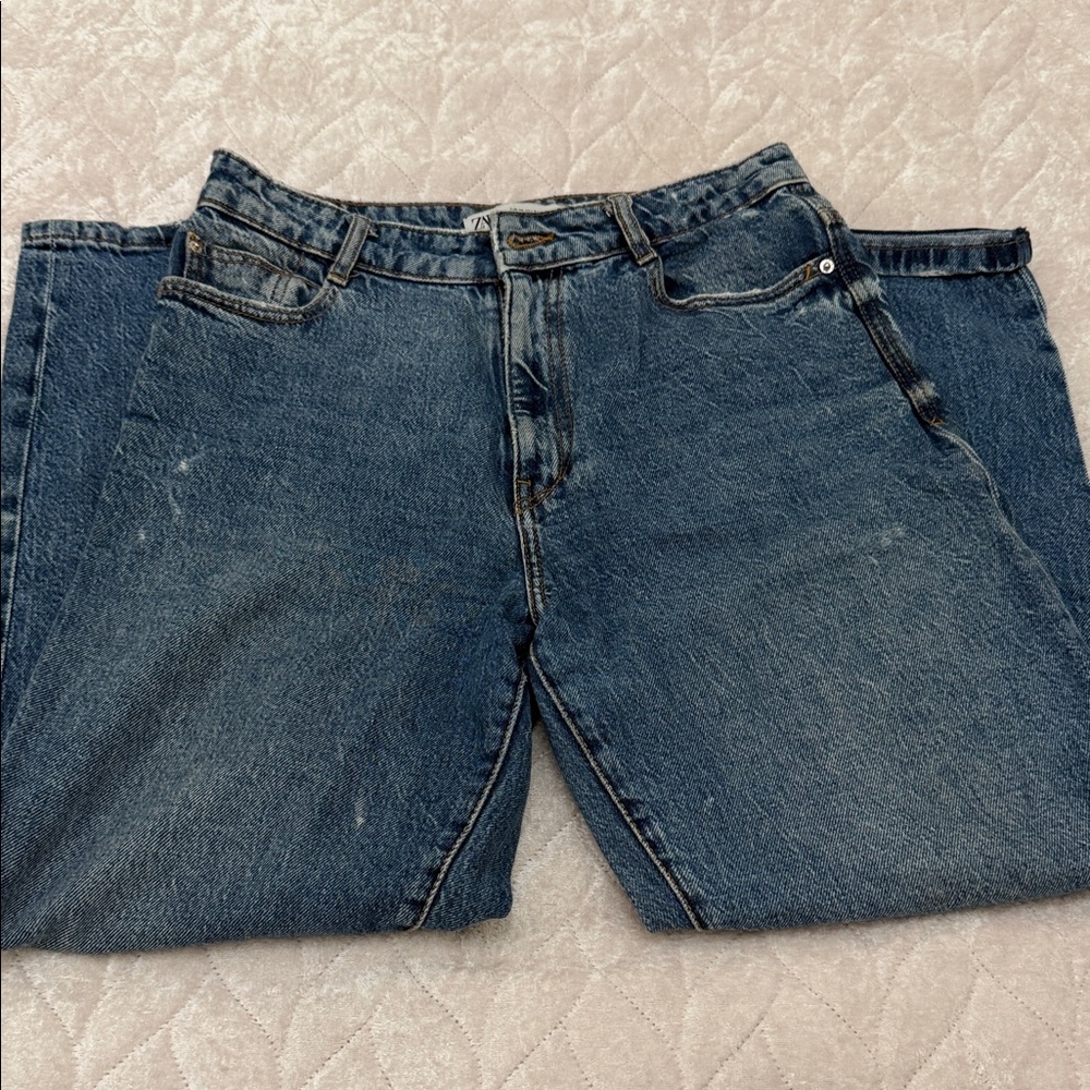Zara women’s Dark Blue Relaxed Denim Jeans